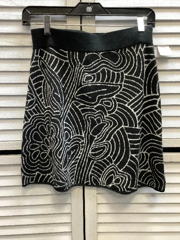 women's maxi skirtsSkirt Mini & Short By Title Nine In Black & White, Size: Xs