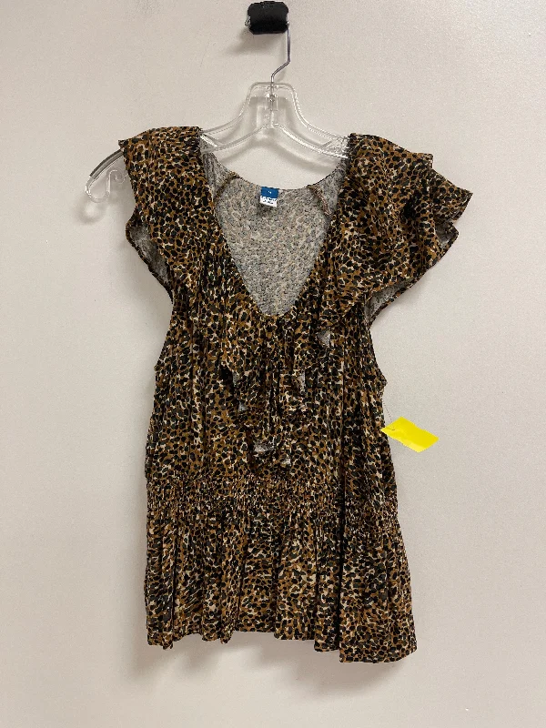 women's tops for those who prefer classic over trendy stylesTop Short Sleeve By Old Navy In Animal Print, Size: M