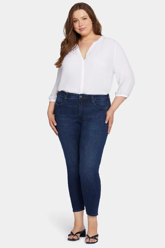 women's denim jeans with sequinsLe Silhouette Ami Skinny Jeans In Petite Plus Size - Marvelous