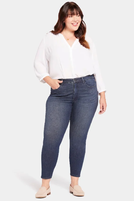 women's denim jeans with pocketsLe Silhouette Ami Skinny Jeans In Petite Plus Size - Precious