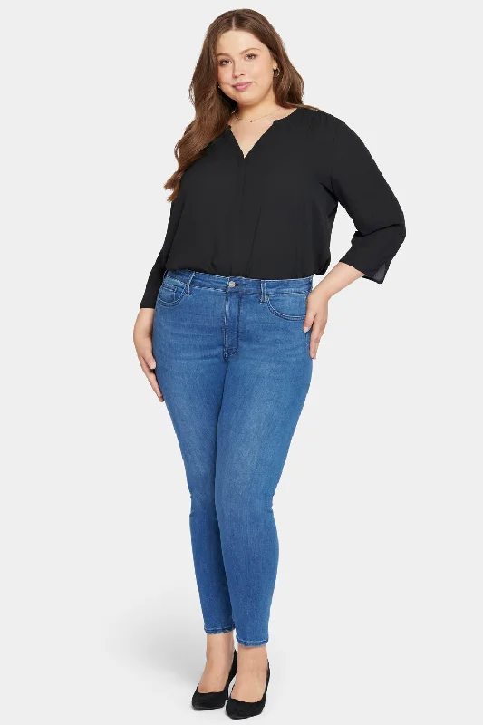 women's denim jeans with frayed edgesLe Silhouette Ami Skinny Jeans In Plus Size - Amour