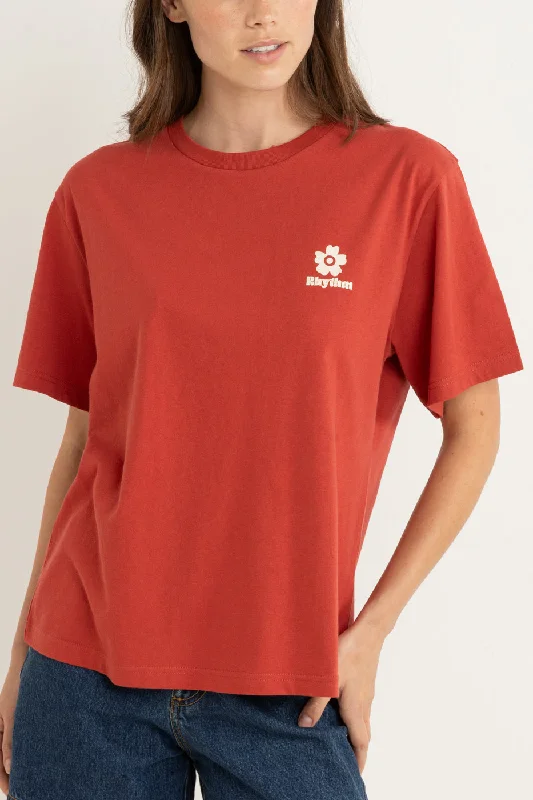 women's tops for those who appreciate subtle and muted tonesScenescape Oversized T-Shirt Red