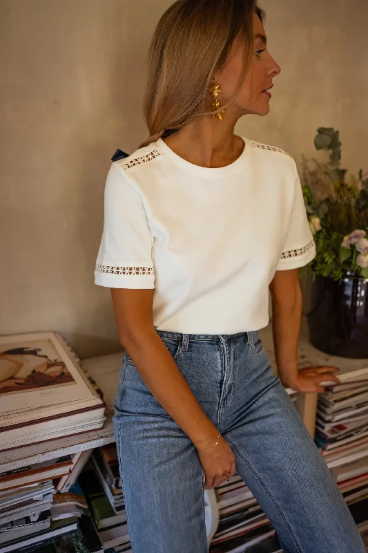 women's tops for those who want to stay updated with the latest fashion trendsT-shirt Romina - blanc à broderie